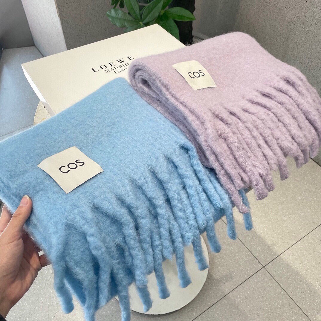 2025小红书走火爆款 COS品牌 🪐✨经典大土星马海毛围巾 vivienne westwood西太后土