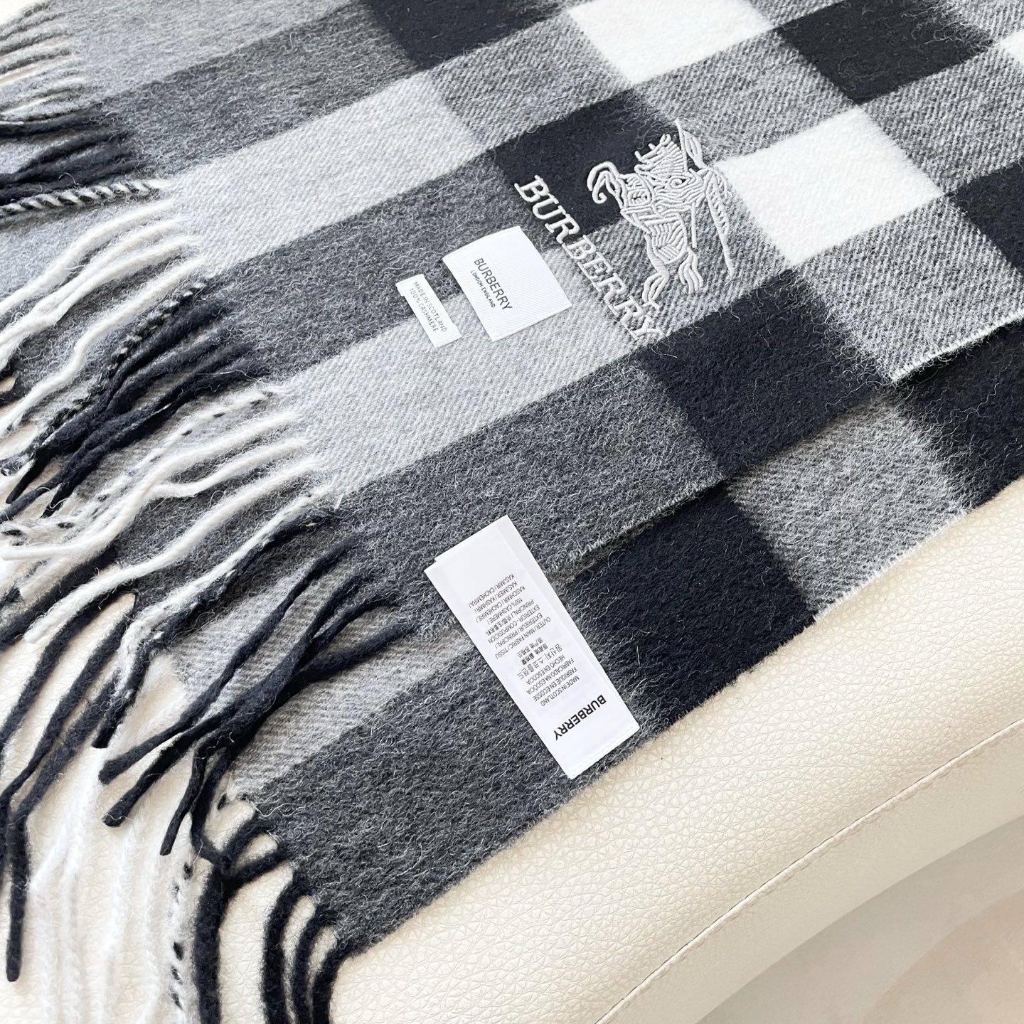 爆款上新 情侣款👍👍B家【经典战马】独家牛货🐂 奢华尽在尺寸之间，高端品质‼️具有超高羊绒品质才会被此品