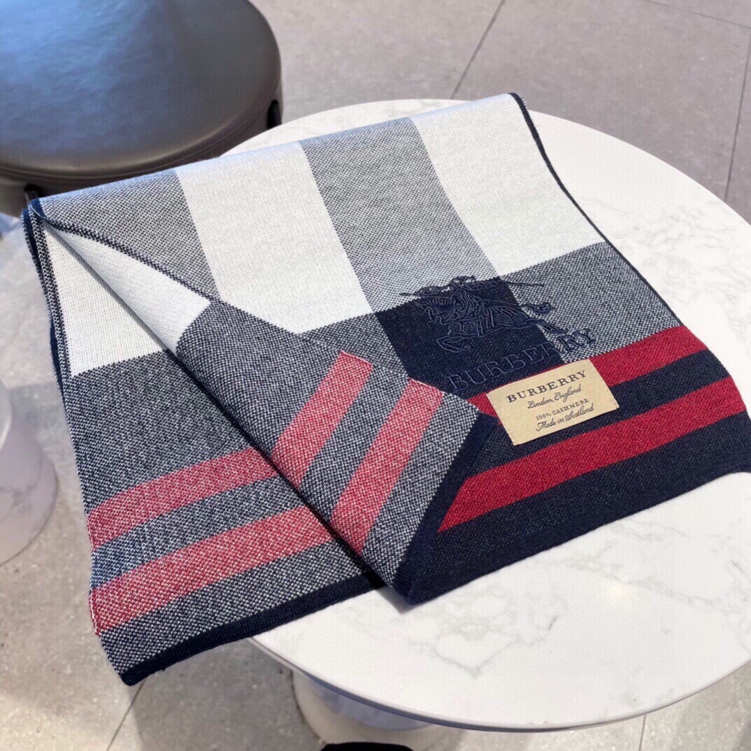 爆款上新 情侣款👍👍B家【经典战马】独家牛货🐂 奢华尽在尺寸之间，高端品质‼️具有超高羊绒品质才会被此品