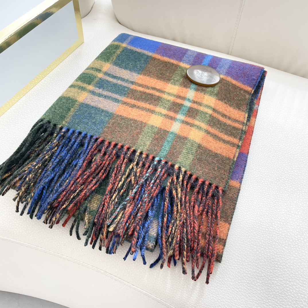 vivienne西太后 可披肩可围巾终于来啦，性价比爆棚的原单西太后土星双色羊毛围巾温暖又百搭。秋冬羊毛