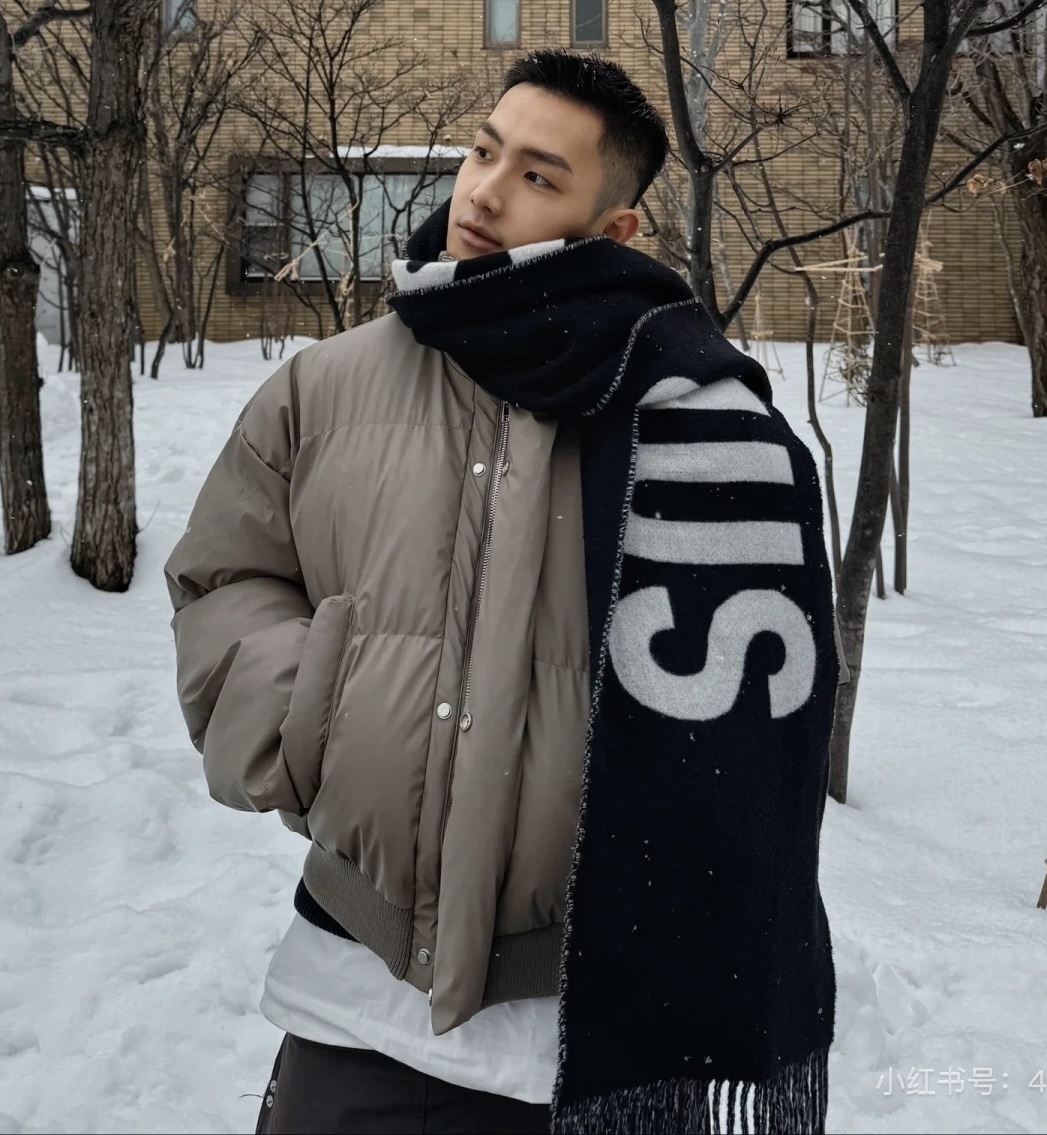 🧣JIL SANDER 围巾 温柔绽放的极简主义，从1968年起，一直坚守极简之风、性冷淡的设计:吉尔·