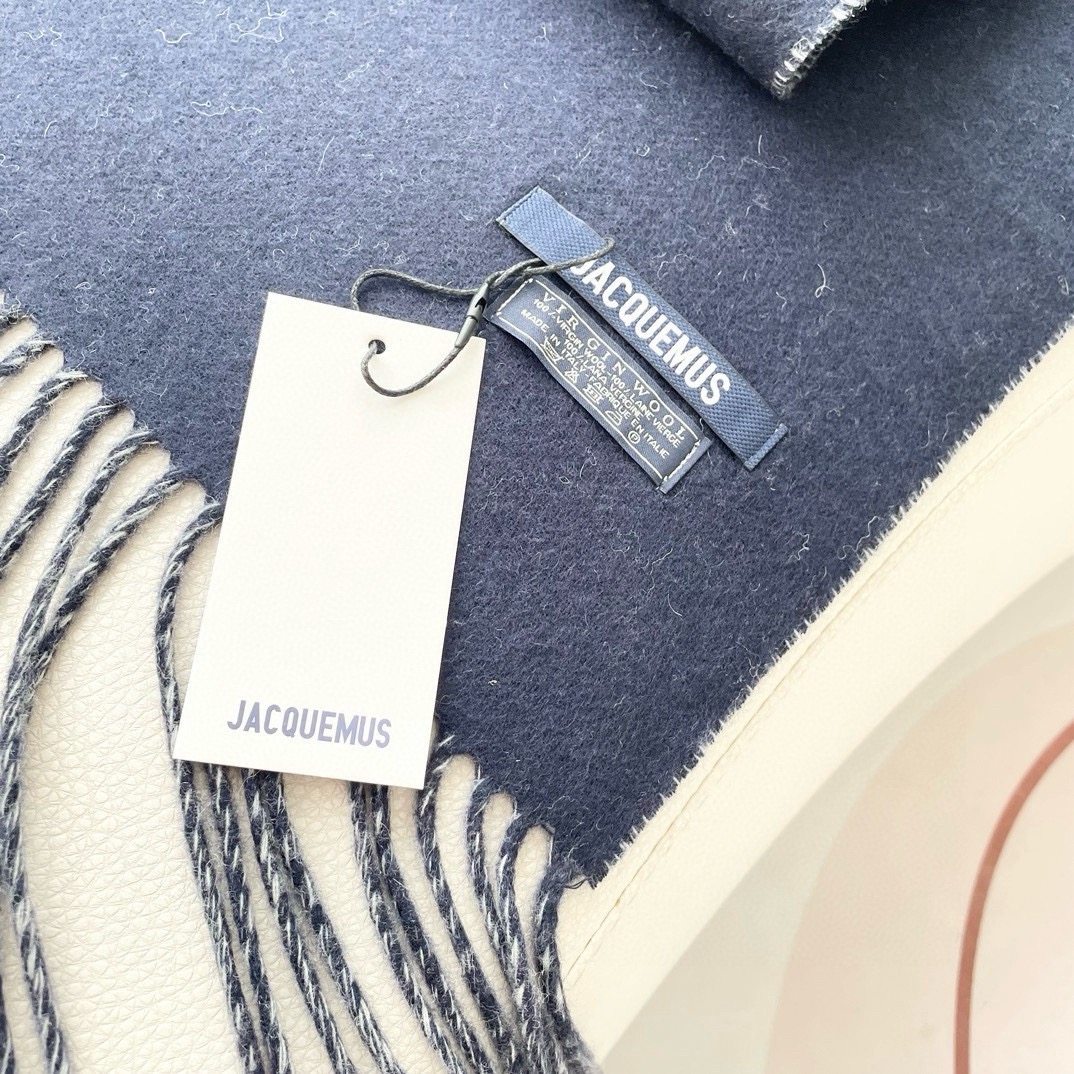 🧣JIL SANDER 围巾 温柔绽放的极简主义，从1968年起，一直坚守极简之风、性冷淡的设计:吉尔·