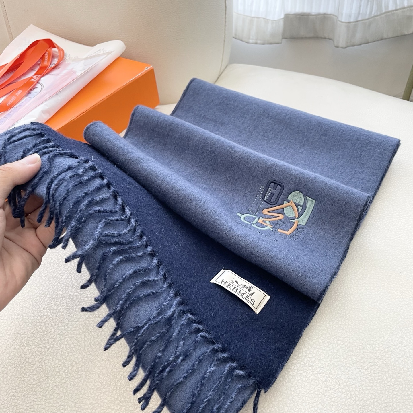 上新2025爱马仕双面男女款围巾且买且珍惜😍~都是出口订单所以比较难遇❤️东西讲究少而精😍好看的一定要收