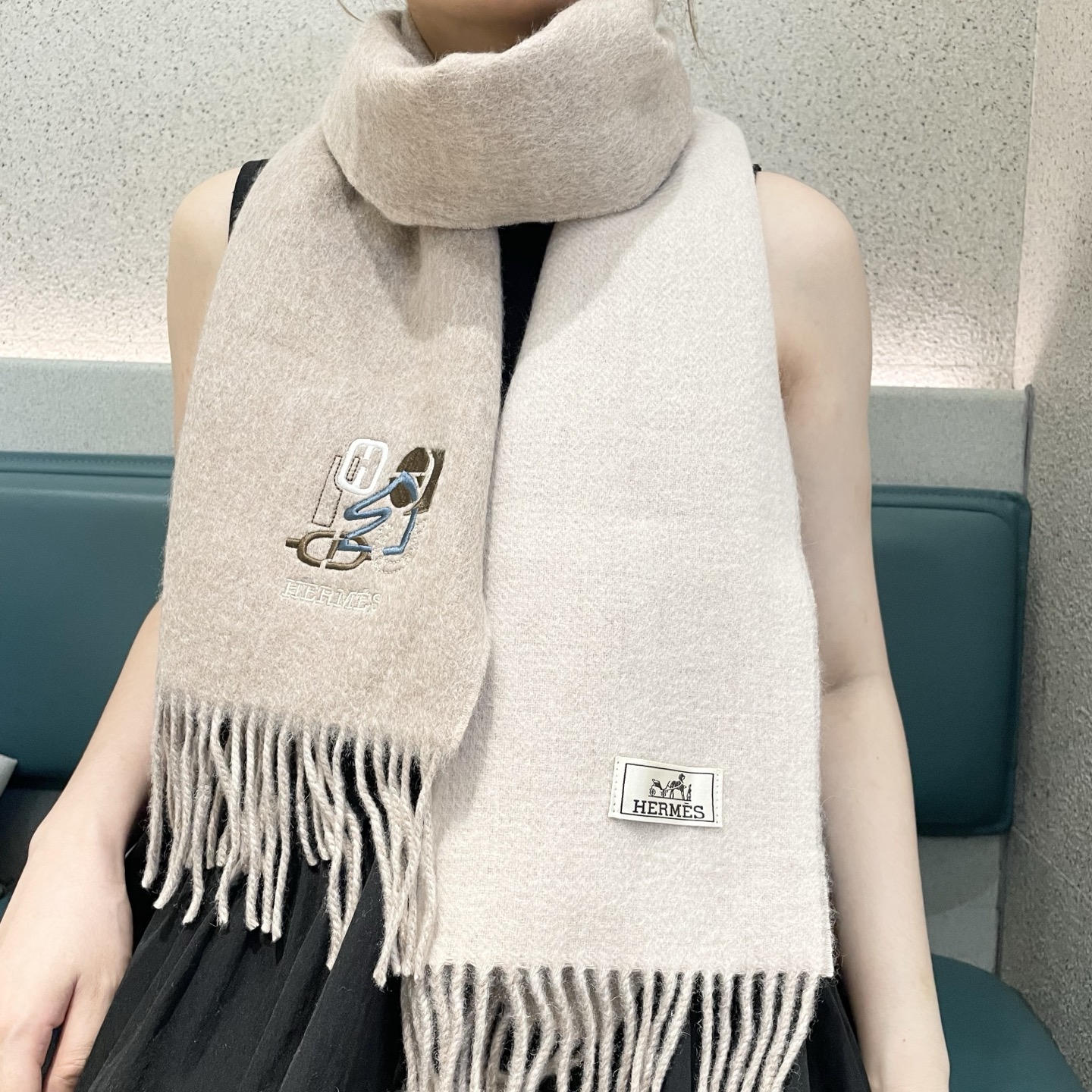 上新2025爱马仕双面男女款围巾且买且珍惜😍~都是出口订单所以比较难遇❤️东西讲究少而精😍好看的一定要收