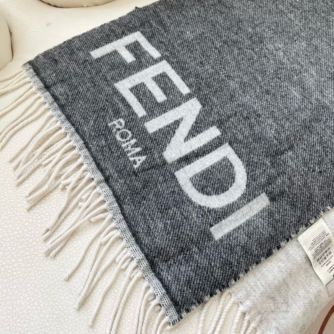 FF最新出炉 😈连代购图都少的新款 炒鸡无敌的美 双面双色提花渐变 羊绒羊毛原料 手感简直了 炒鸡厚实 