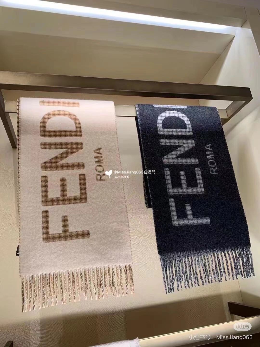 Fendi新款，男女同款双面提花围巾，芬迪一改往日的老花系列，采用复古格子风格，真是把时尚潮流拿捏的稳稳