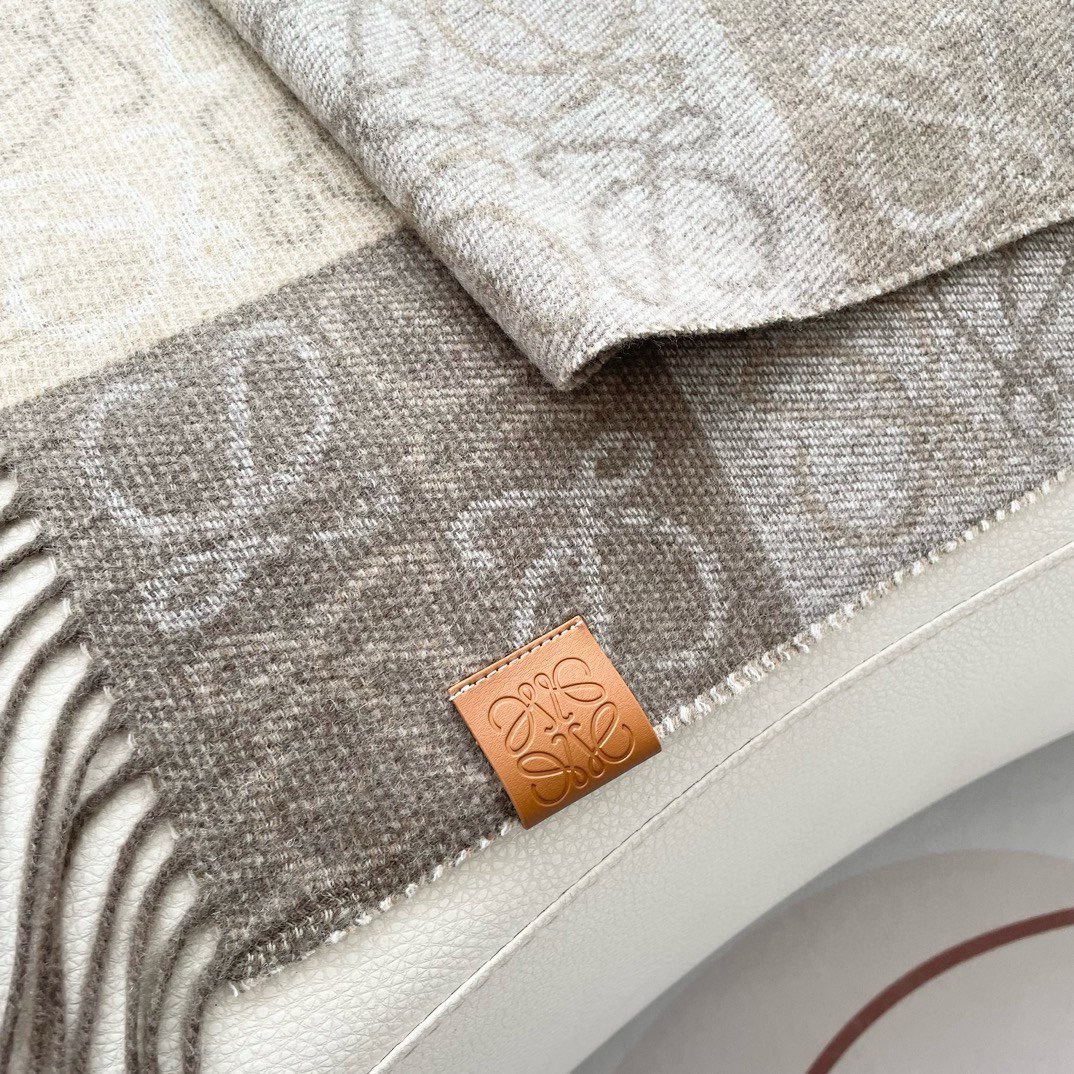 👑👑顶级原单中性款‼️罗意威【LW条纹长巾】很幸運拿到這個品牌的東西，真的不多見，很少在國內做訂單，款式