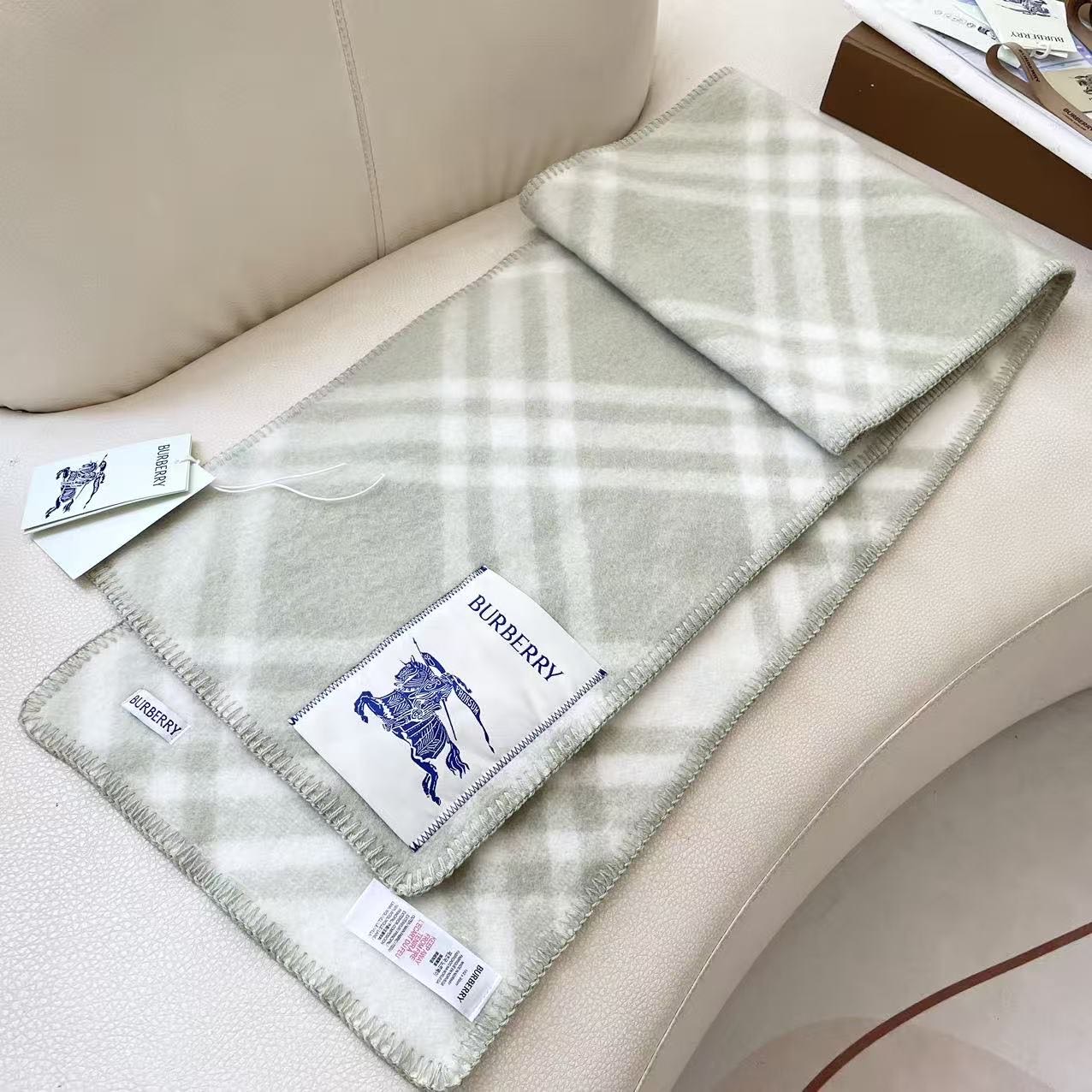 （2025最新版本缩边）𝐁𝐔𝐑𝐁𝐄𝐑𝐑✓最新配色。 【斜格长巾】工艺与材质完全与专柜无区别，粗犷耐用，厚