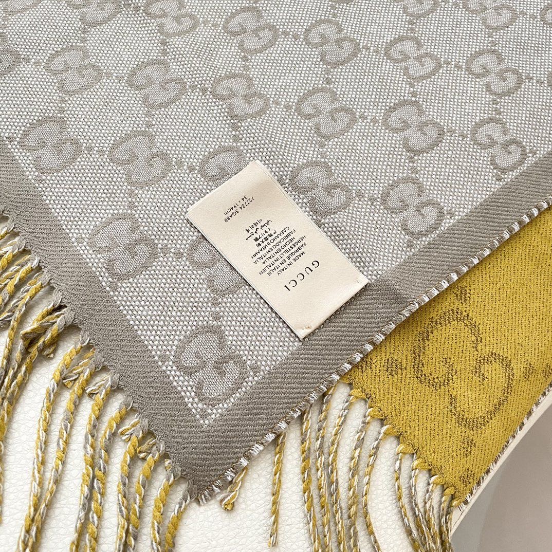 高版本 牛❗️稳稳的“高段位”！！全网最高版本❗️】时髦过冬！！Gucci秋冬新款提花双面围巾！高端奢华