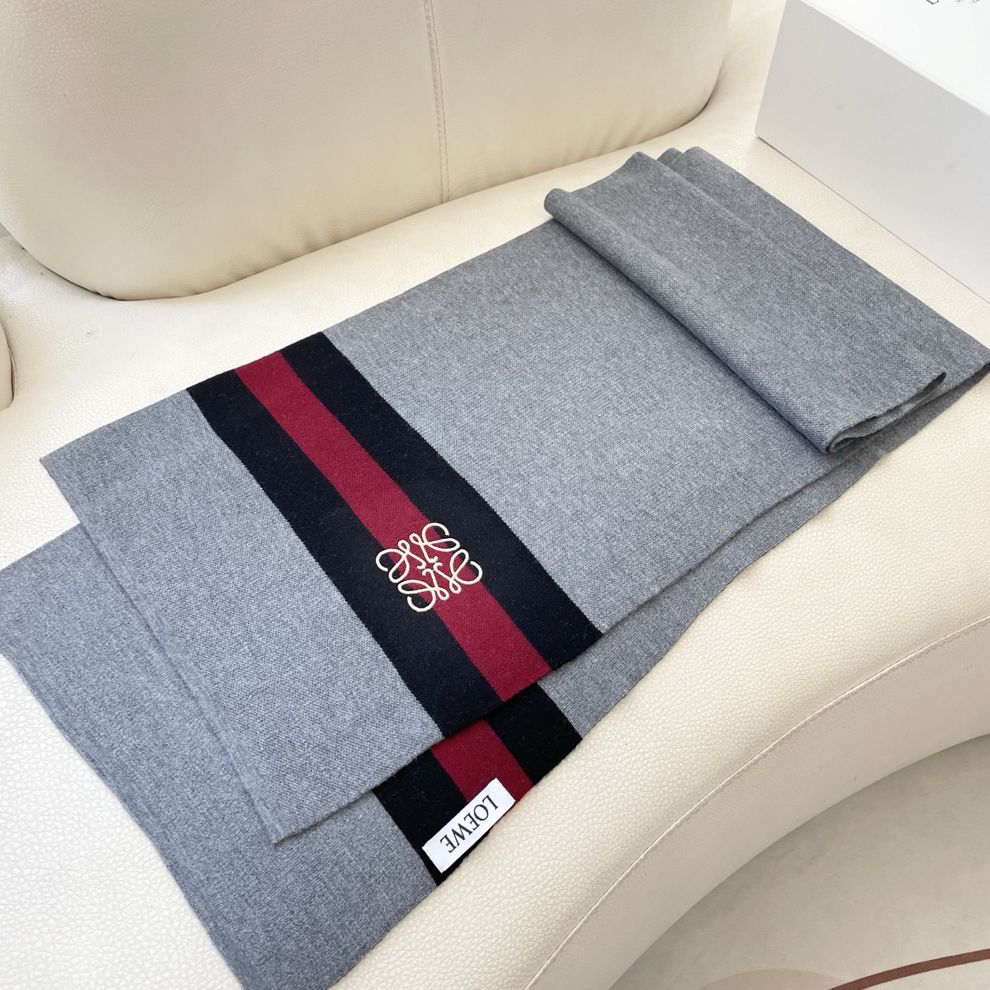 。爆款‼️顶级高尖端⚠️【LOEWE罗意威直供迪拜出口货‼️】🎀官网双面罗意威新品✨双面羊绒围巾♨️高尖