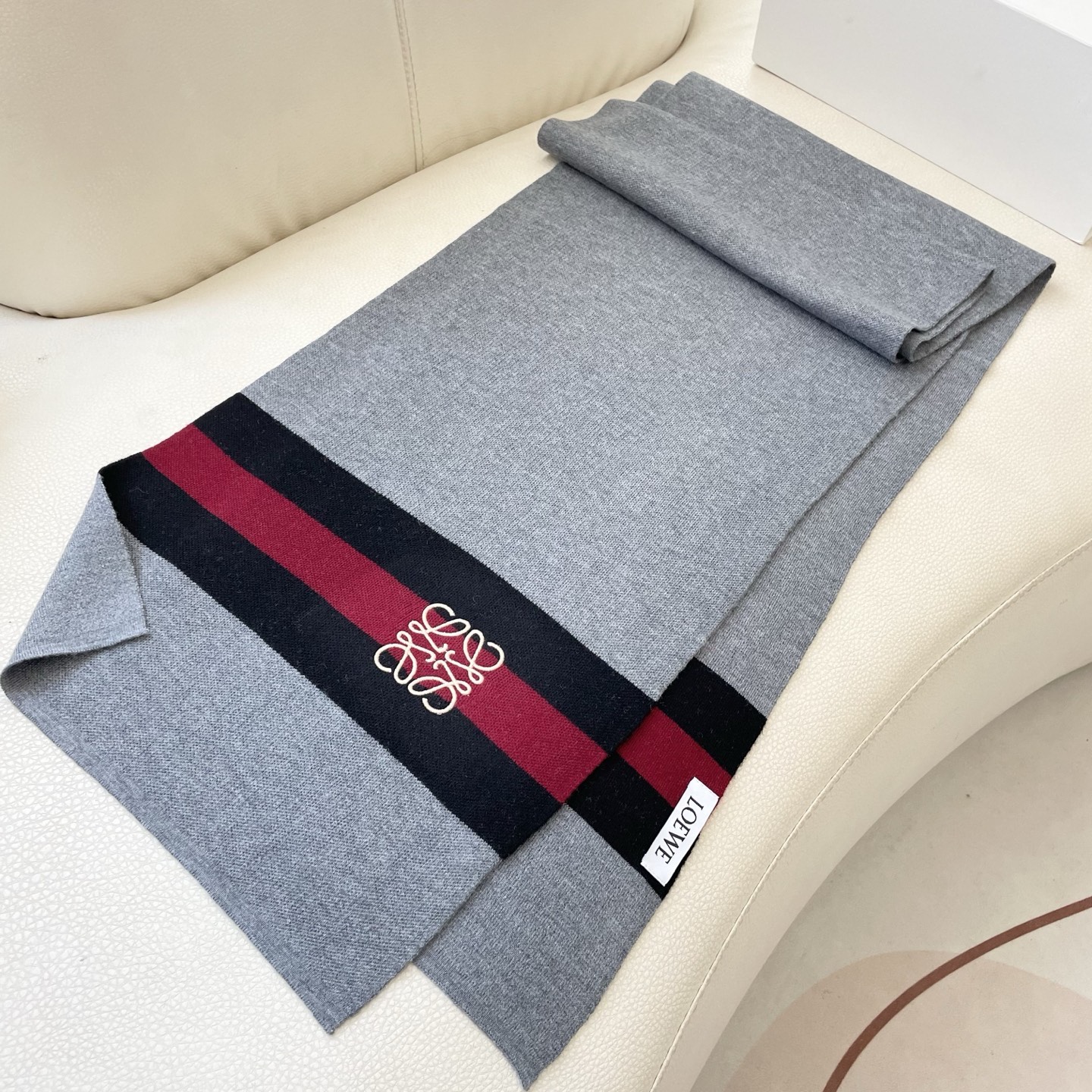 。爆款‼️顶级高尖端⚠️【LOEWE罗意威直供迪拜出口货‼️】🎀官网双面罗意威新品✨双面羊绒围巾♨️高尖