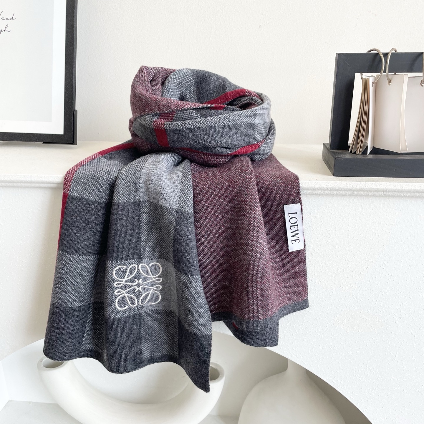 。爆款‼️顶级高尖端⚠️【LOEWE罗意威直供迪拜出口货‼️】🎀官网双面罗意威新品✨双面羊绒围巾♨️高尖