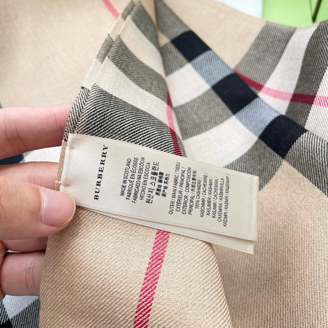 巴宝利💋新款到😍手慢🈚️抢‼️‼️👏💙顶级原单正品旷世绝美顶级高端货👼【绝对值得珍藏👍】👏香奈儿绝美百搭