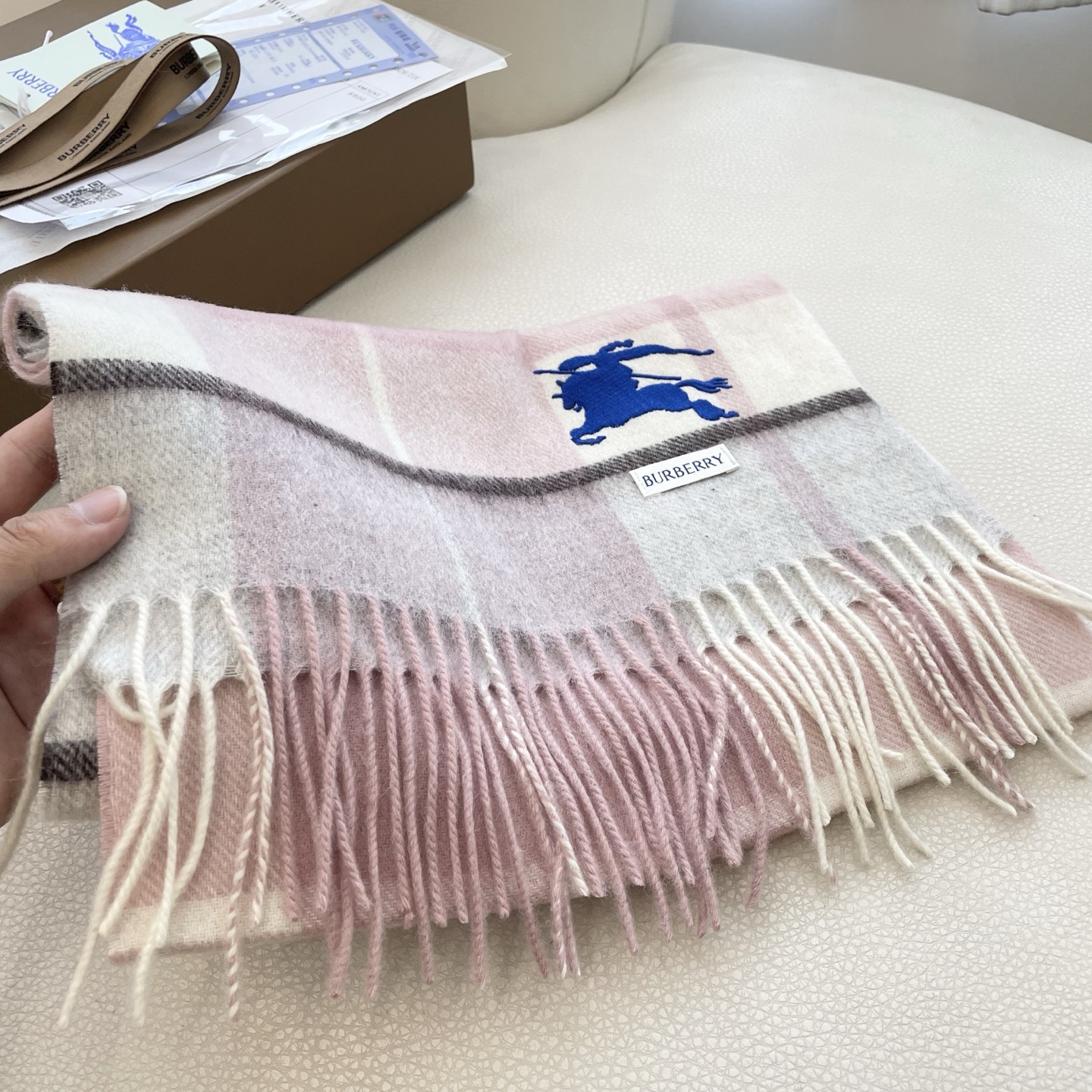 爆款🔺双面羊绒专柜同步 经典设计完美，若隐若现的巴宝利标志，强烈推荐手慢无‼️千万别去专柜买‼️代购就要