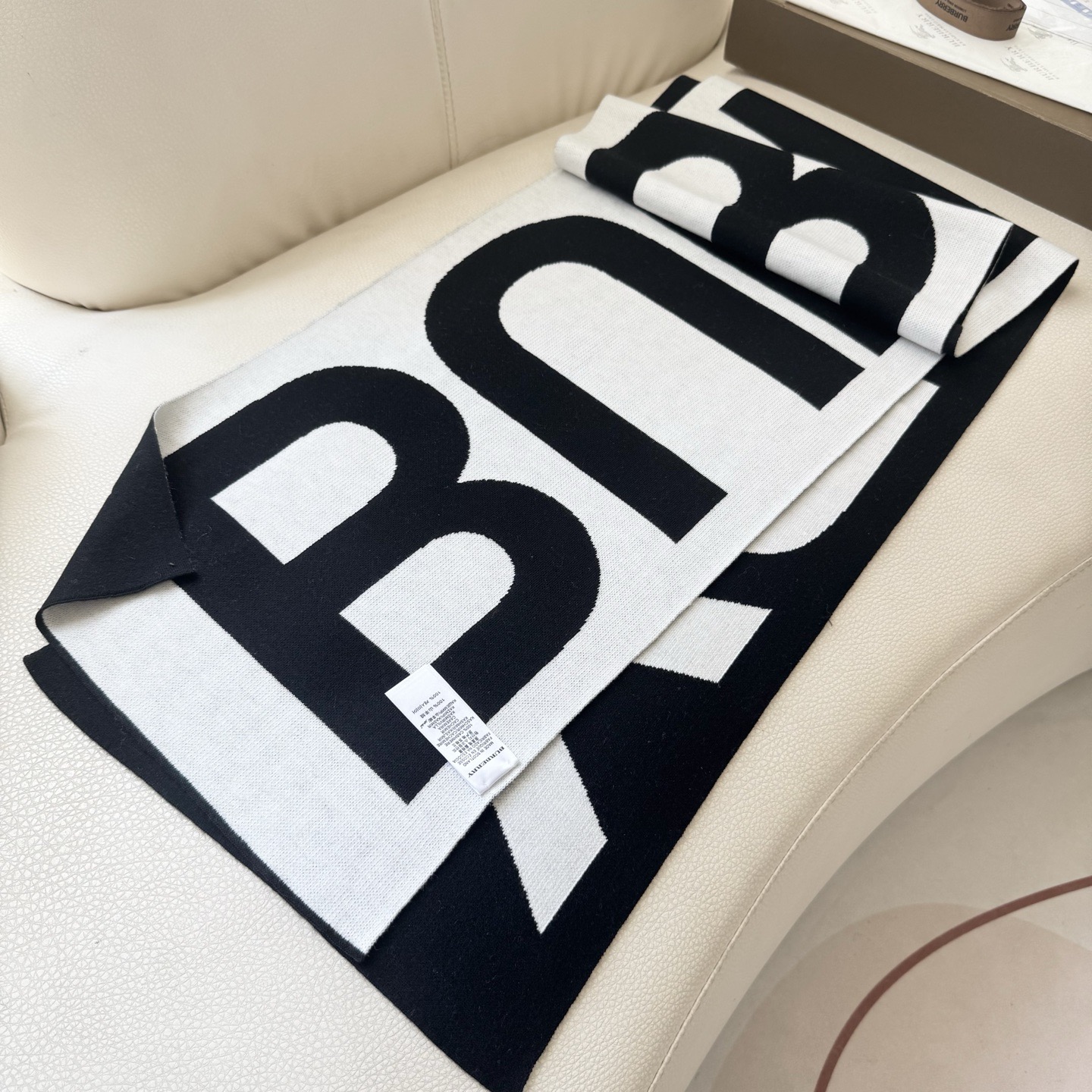 爆款上新 情侣款👍👍B家【经典战马】独家牛货🐂 奢华尽在尺寸之间，高端品质‼️具有超高羊绒品质才会被此品