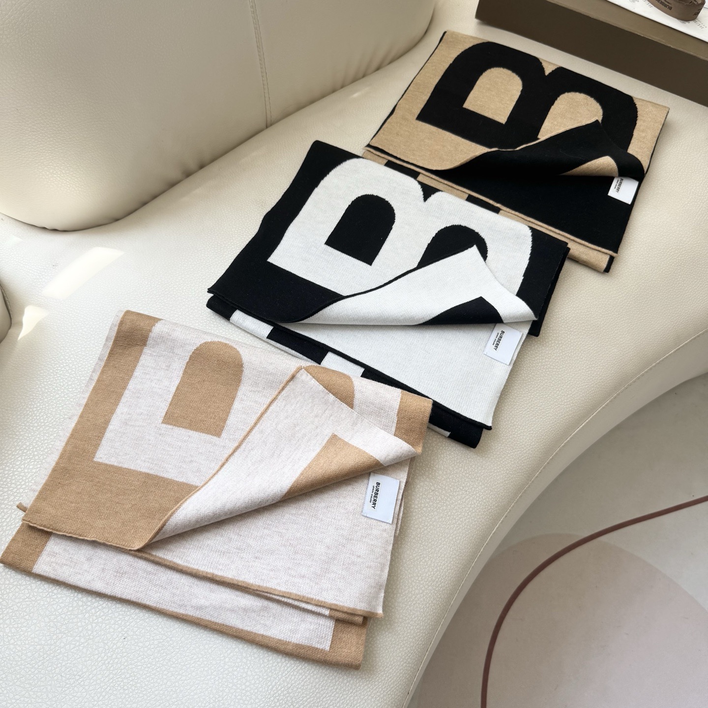 爆款上新 情侣款👍👍B家【经典战马】独家牛货🐂 奢华尽在尺寸之间，高端品质‼️具有超高羊绒品质才会被此品