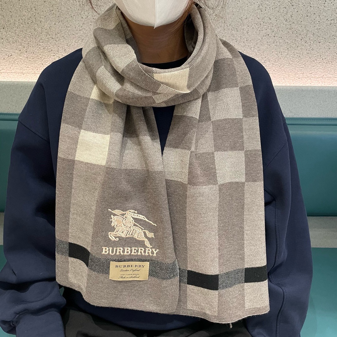 爆款上新 情侣款👍👍B家【经典战马】独家牛货🐂 奢华尽在尺寸之间，高端品质‼️具有超高羊绒品质才会被此品