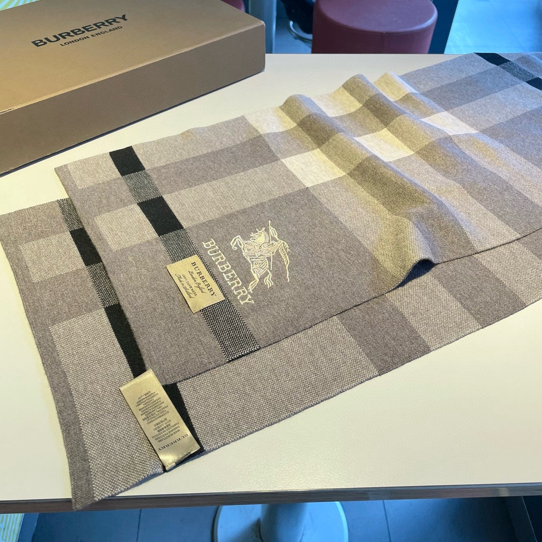 爆款上新 情侣款👍👍B家【经典战马】独家牛货🐂 奢华尽在尺寸之间，高端品质‼️具有超高羊绒品质才会被此品