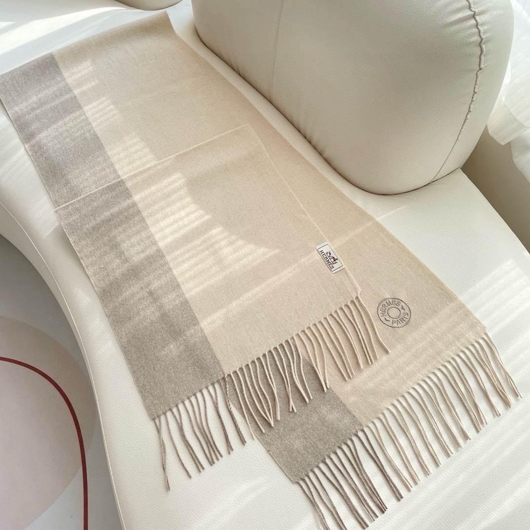 上新2025爱马仕男女款围巾且买且珍惜😍~都是出口订单所以比较难遇❤️东西讲究少而精😍好看的一定要收😎这