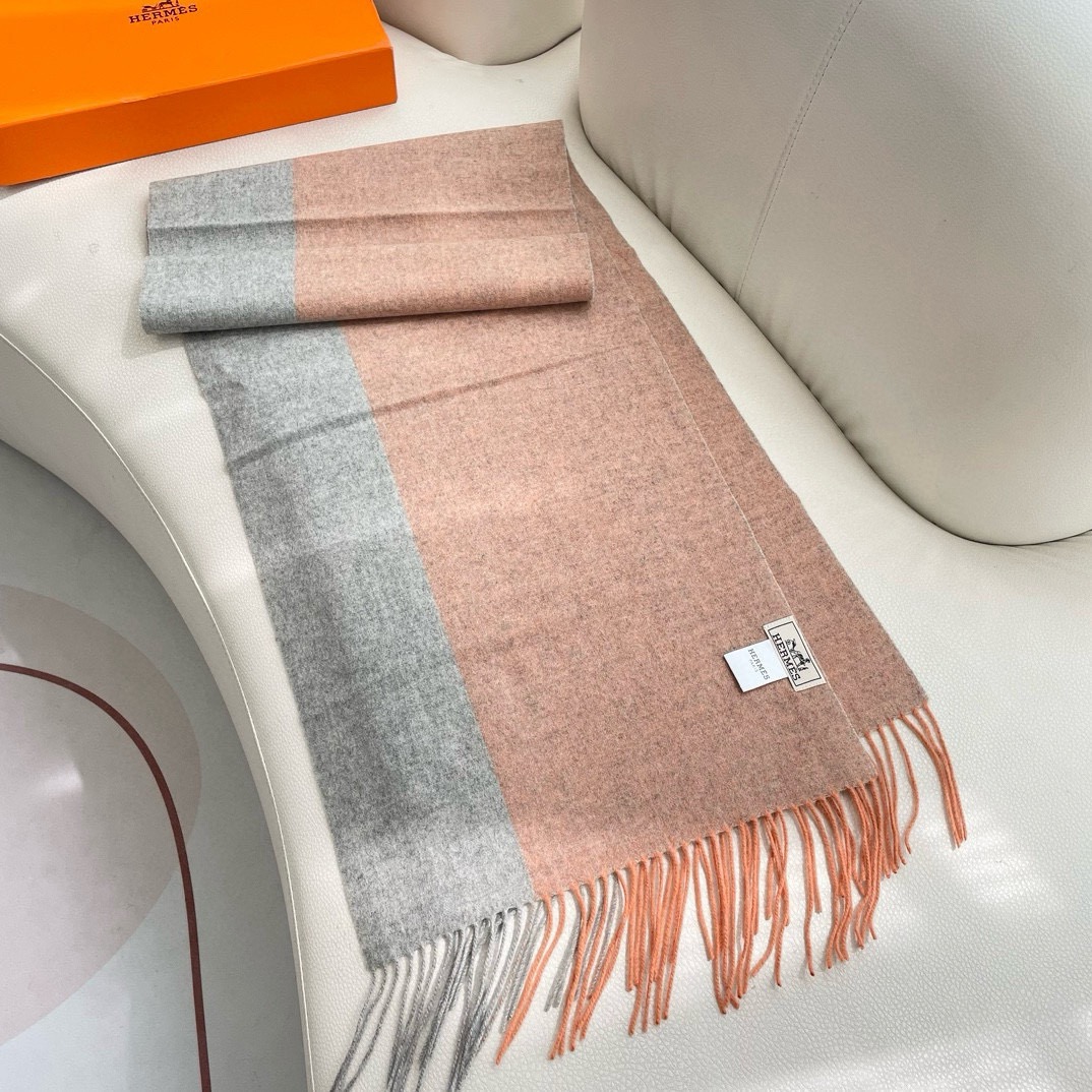 上新2025爱马仕男女款围巾且买且珍惜😍~都是出口订单所以比较难遇❤️东西讲究少而精😍好看的一定要收😎这