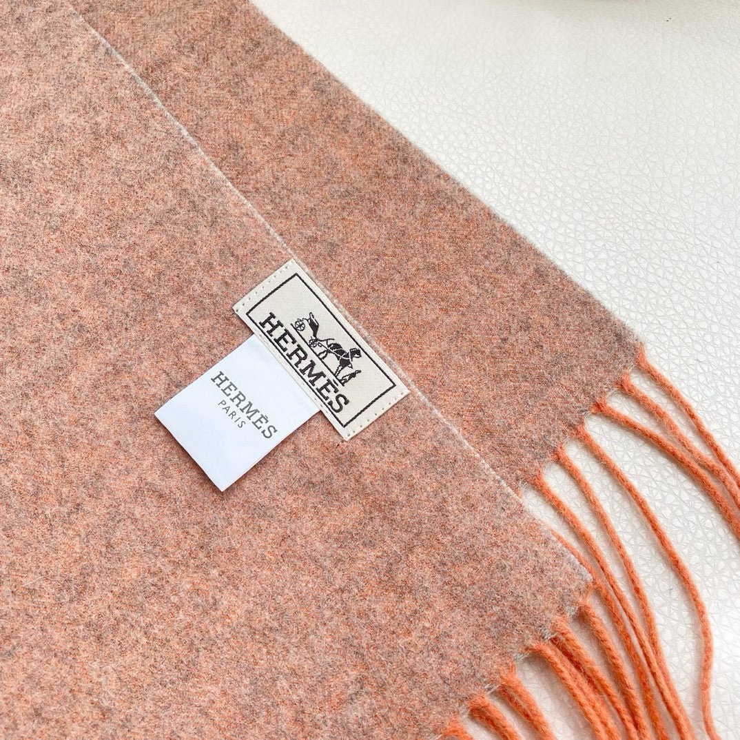 上新2025爱马仕男女款围巾且买且珍惜😍~都是出口订单所以比较难遇❤️东西讲究少而精😍好看的一定要收😎这