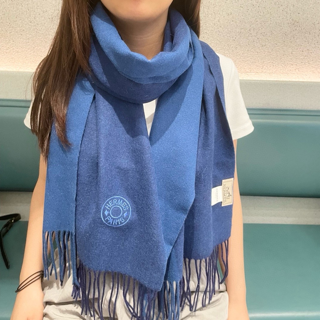 上新2025爱马仕男女款围巾且买且珍惜😍~都是出口订单所以比较难遇❤️东西讲究少而精😍好看的一定要收😎这