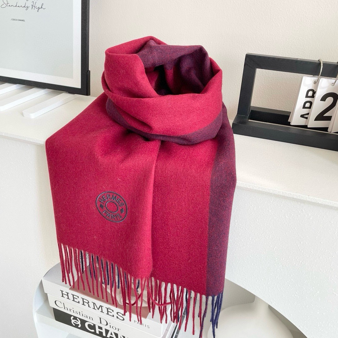 上新2025爱马仕男女款围巾且买且珍惜😍~都是出口订单所以比较难遇❤️东西讲究少而精😍好看的一定要收😎这