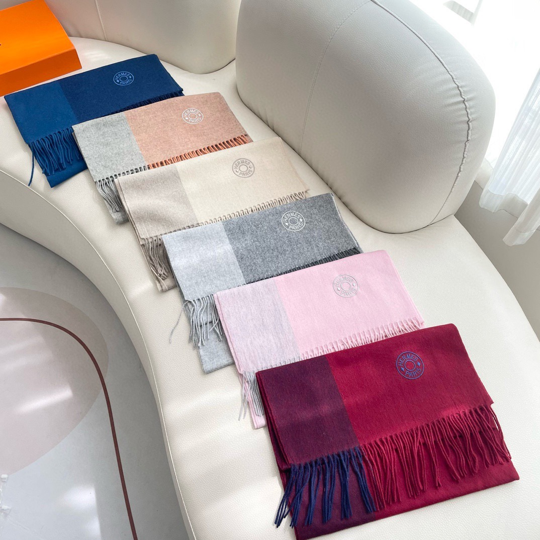 上新2025爱马仕男女款围巾且买且珍惜😍~都是出口订单所以比较难遇❤️东西讲究少而精😍好看的一定要收😎这