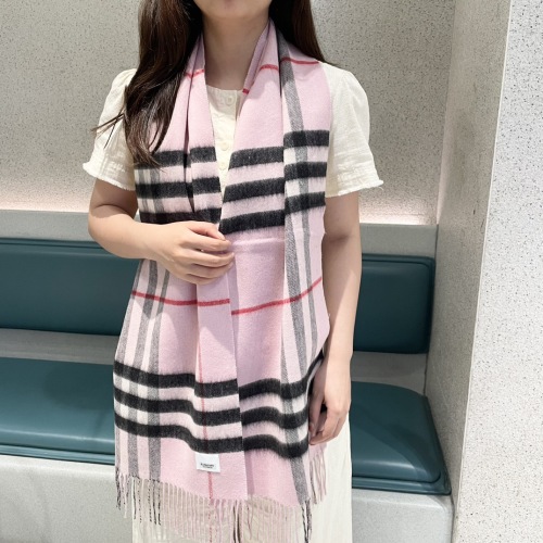 Burberry Pink Checkered Double-Sided Scarf - Elegant & Versatile 1 Burberry Pink Checkered Double-Sided Scarf - Elegant & Versatile