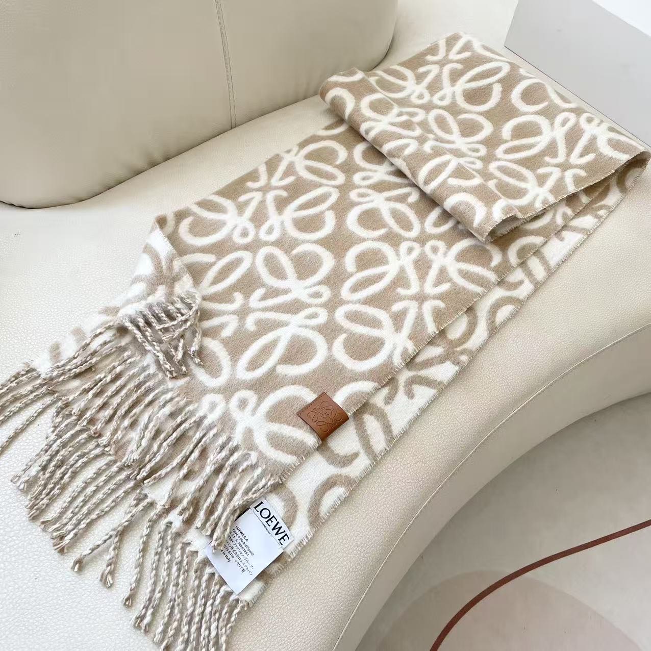 👑👑顶级原单中性款‼️罗意威【LW条纹长巾】很幸運拿到這個品牌的東西，真的不多見，很少在國內做訂單，款式