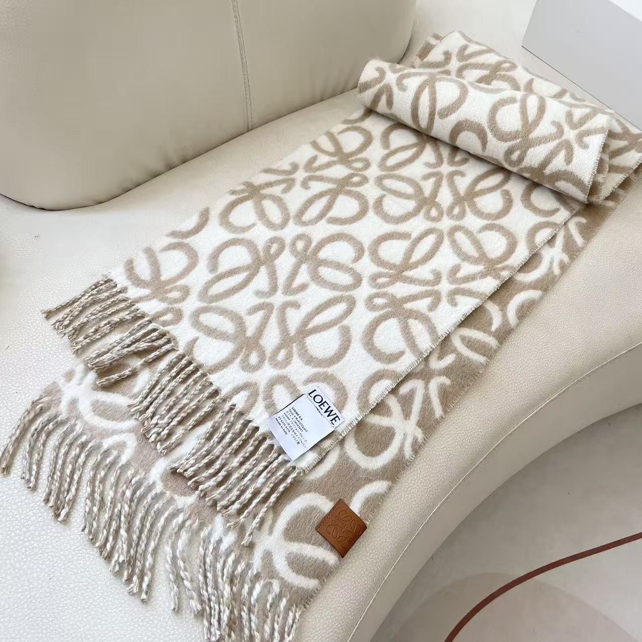 👑👑顶级原单中性款‼️罗意威【LW条纹长巾】很幸運拿到這個品牌的東西，真的不多見，很少在國內做訂單，款式