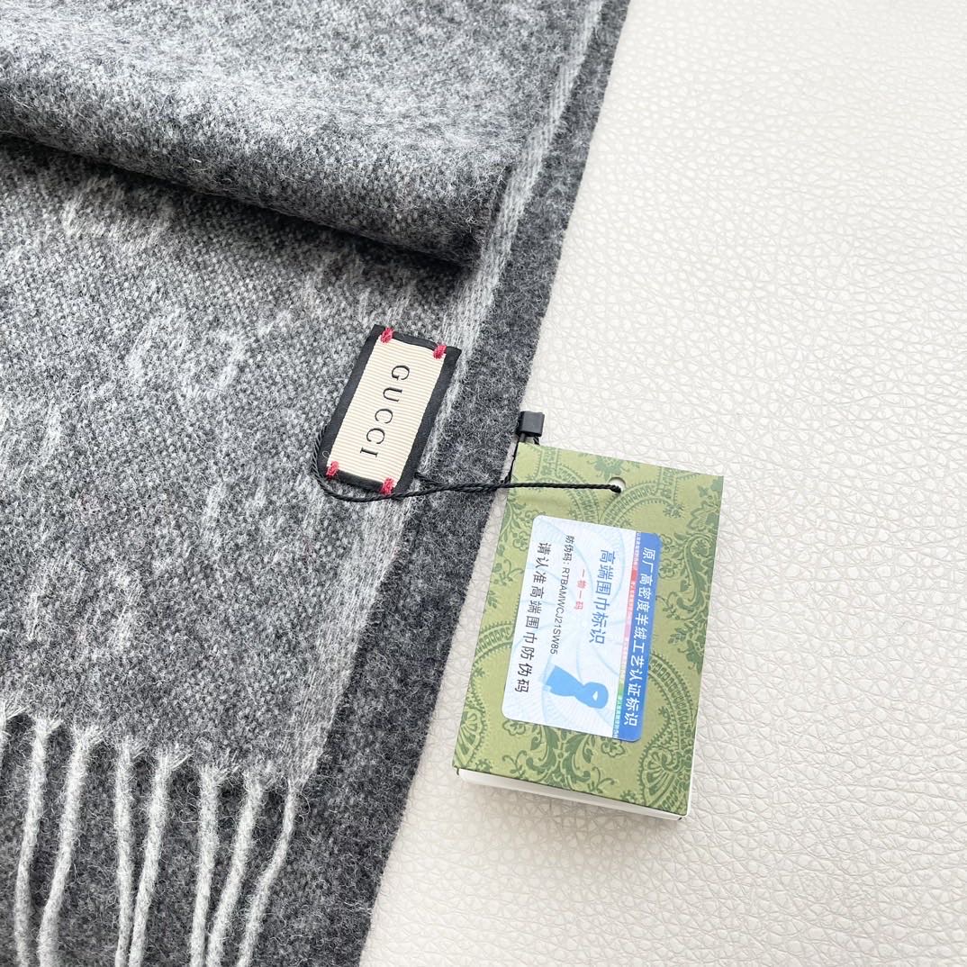 𝐆𝐮𝐜𝐜𝐢 ·新款专柜同步双G提花Size：38x200Cm 材质100% 美丽奴baby羊绒时尚双G提