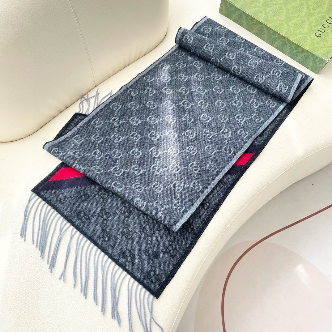 𝐆𝐮𝐜𝐜𝐢 ·新款专柜同步双G提花Size：38x200Cm 材质100% 美丽奴baby羊绒时尚双G提