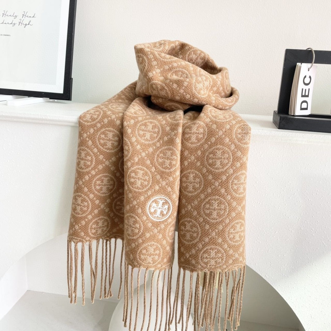 🆕   专柜同步！TORY BURCH 【托里伯奇长巾】很幸运拿到這个品牌的东西，真的不多见，很少在国內做订单，款式真的