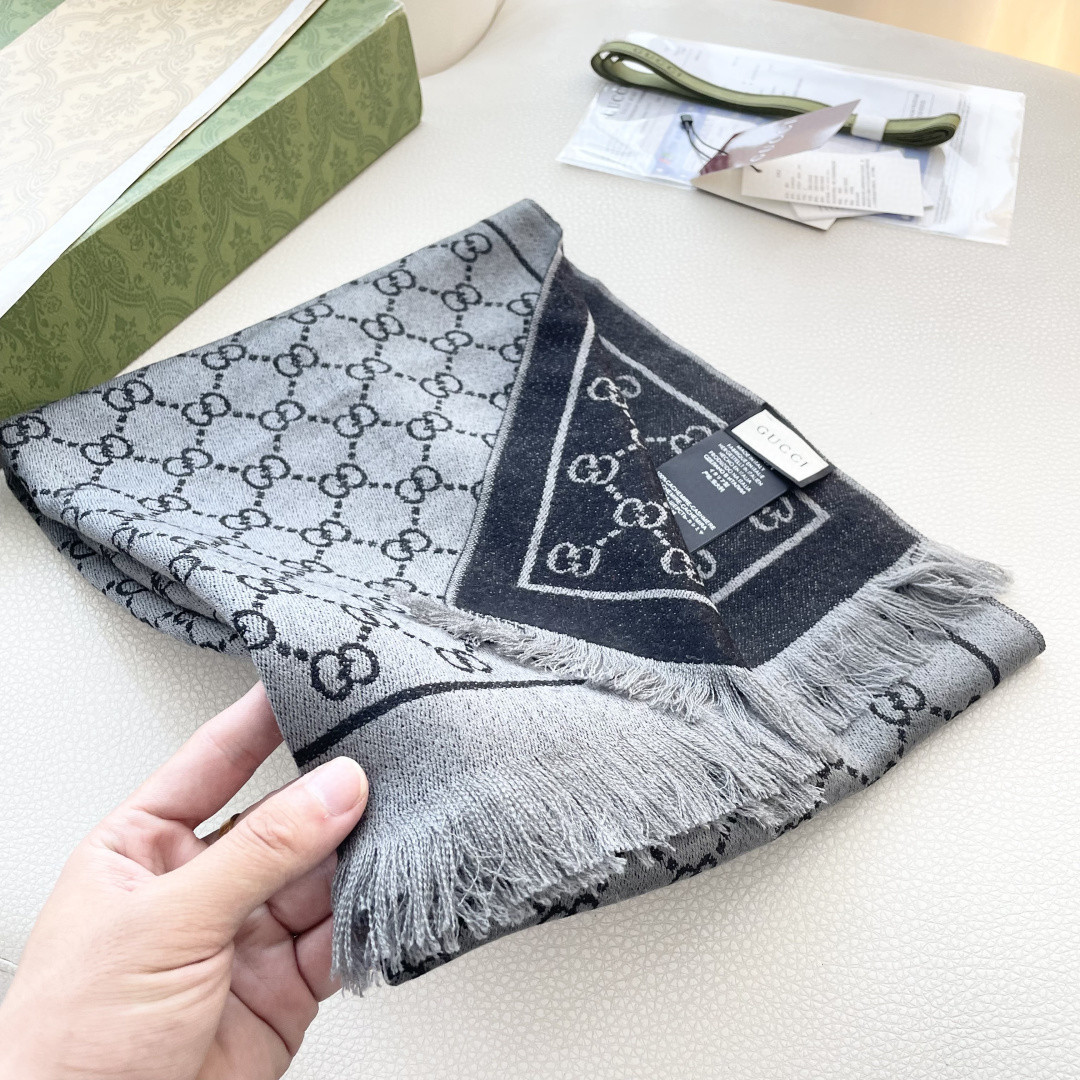 Gucci  · 古奇经典羊绒披肩围巾❗来个硬货.麻溜的安排上.纯正出口❗原订单已经交货一批，其中一批刚过海关，直蹦英国