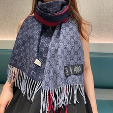 Gucci · 古奇经典羊绒披肩围巾❗来个硬货.麻溜的安排上.纯正出口❗原订单已经交货一批,其中一批刚过海关,直蹦英国 Gucci · 古奇经典羊绒披肩围巾❗来个硬货.麻溜的安排上.纯正出口❗原订单已经交货一批,其中一批刚过海关,直蹦英国