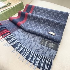 Gucci · 古奇经典羊绒披肩围巾❗来个硬货.麻溜的安排上.纯正出口❗原订单已经交货一批,其中一批刚过海关,直蹦英国 Gucci · 古奇经典羊绒披肩围巾❗来个硬货.麻溜的安排上.纯正出口❗原订单已经交货一批,其中一批刚过海关,直蹦英国