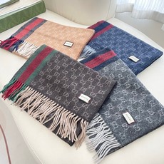 Gucci · 古奇经典羊绒披肩围巾❗来个硬货.麻溜的安排上.纯正出口❗原订单已经交货一批,其中一批刚过海关,直蹦英国 Gucci · 古奇经典羊绒披肩围巾❗来个硬货.麻溜的安排上.纯正出口❗原订单已经交货一批,其中一批刚过海关,直蹦英国