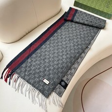 Gucci · 古奇经典羊绒披肩围巾❗来个硬货.麻溜的安排上.纯正出口❗原订单已经交货一批,其中一批刚过海关,直蹦英国 Gucci · 古奇经典羊绒披肩围巾❗来个硬货.麻溜的安排上.纯正出口❗原订单已经交货一批,其中一批刚过海关,直蹦英国