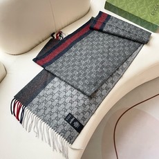 Gucci · 古奇经典羊绒披肩围巾❗来个硬货.麻溜的安排上.纯正出口❗原订单已经交货一批,其中一批刚过海关,直蹦英国 Gucci · 古奇经典羊绒披肩围巾❗来个硬货.麻溜的安排上.纯正出口❗原订单已经交货一批,其中一批刚过海关,直蹦英国