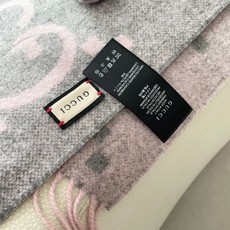 Gucci · 古奇经典羊绒披肩围巾❗来个硬货.麻溜的安排上.纯正出口❗原订单已经交货一批,其中一批刚过海关,直蹦英国 Gucci · 古奇经典羊绒披肩围巾❗来个硬货.麻溜的安排上.纯正出口❗原订单已经交货一批,其中一批刚过海关,直蹦英国