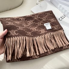 赛林 凯旋门散林老花羊绒围巾终于出货了……很多宝宝要的上身图来啦!羊绒的质地戴起来软乎乎超舒服!双面明暗对比色,围起来不 赛林 凯旋门散林老花羊绒围巾终于出货了……很多宝宝要的上身图来啦!羊绒的质地戴起来软乎乎超舒服!双面明暗对比色,围起来不