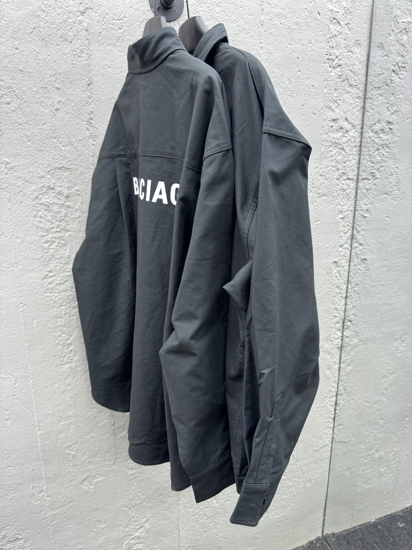 Balenciaga 23款印花衬衫外套 8