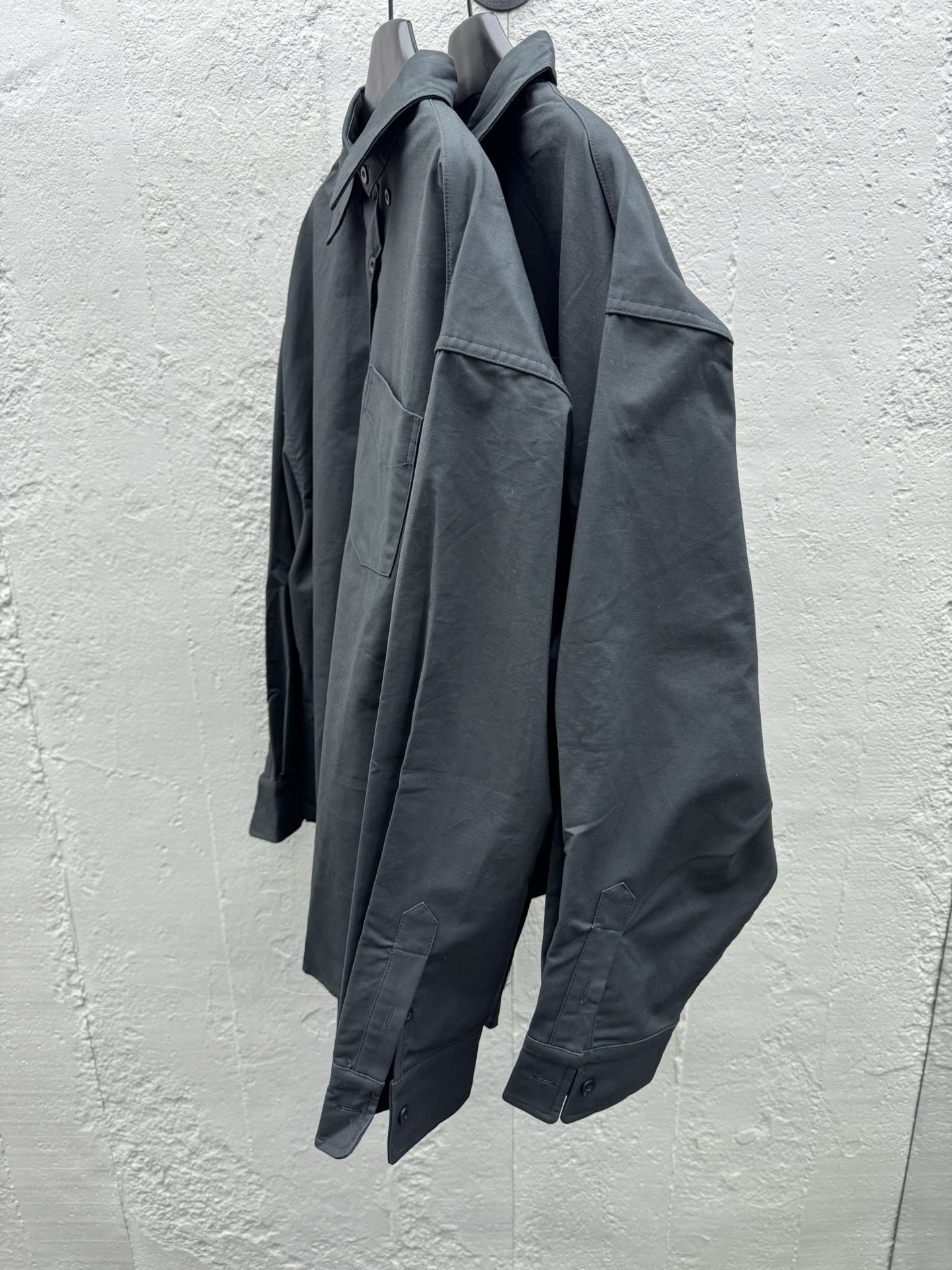 Balenciaga 23款印花衬衫外套 9