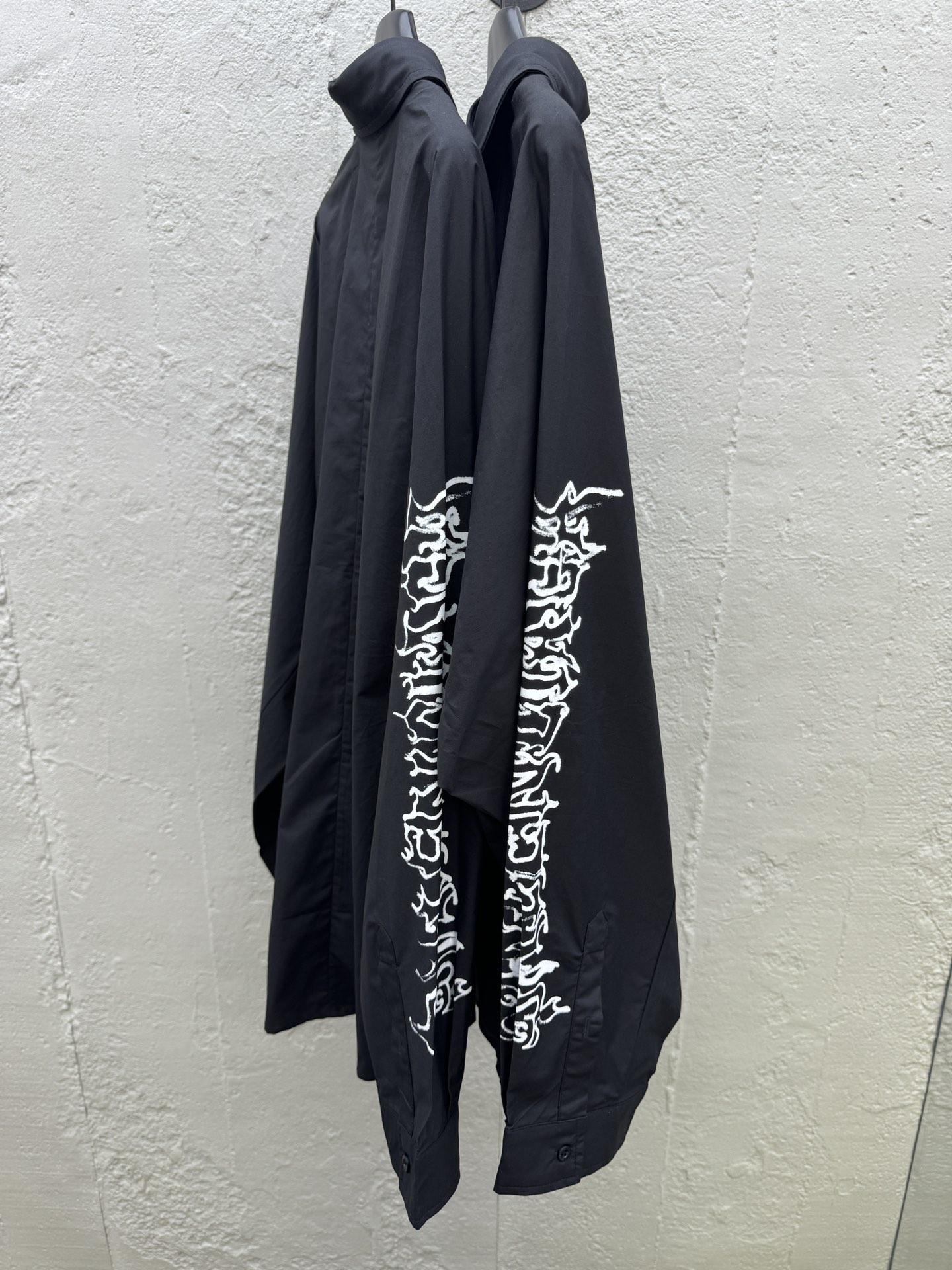 Balenciaga Sanskrit Letter Shirt - Clothes 8