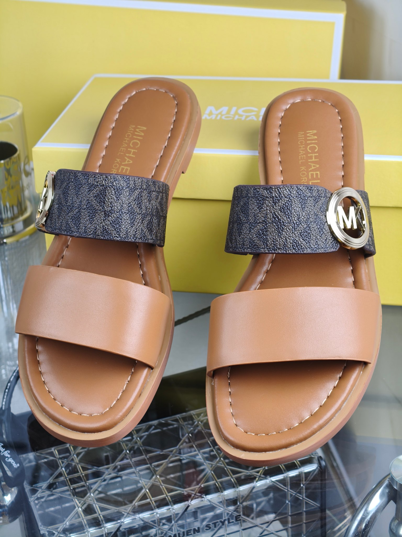 Exclusive 2025 Spring Edition Female Shoes: MK Sandals for Foreign Trade (Sizes 35, 41, 42) - 图片 4