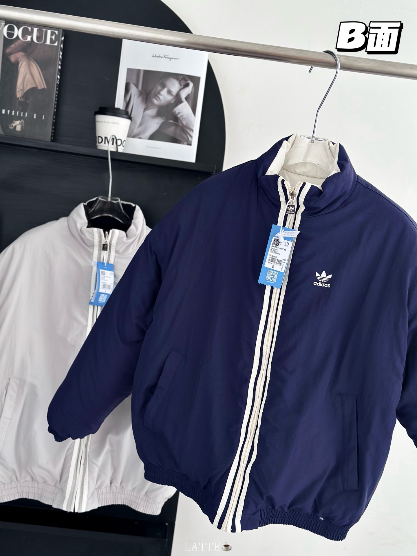 阿迪宽松保暖双面穿运动棉服 9