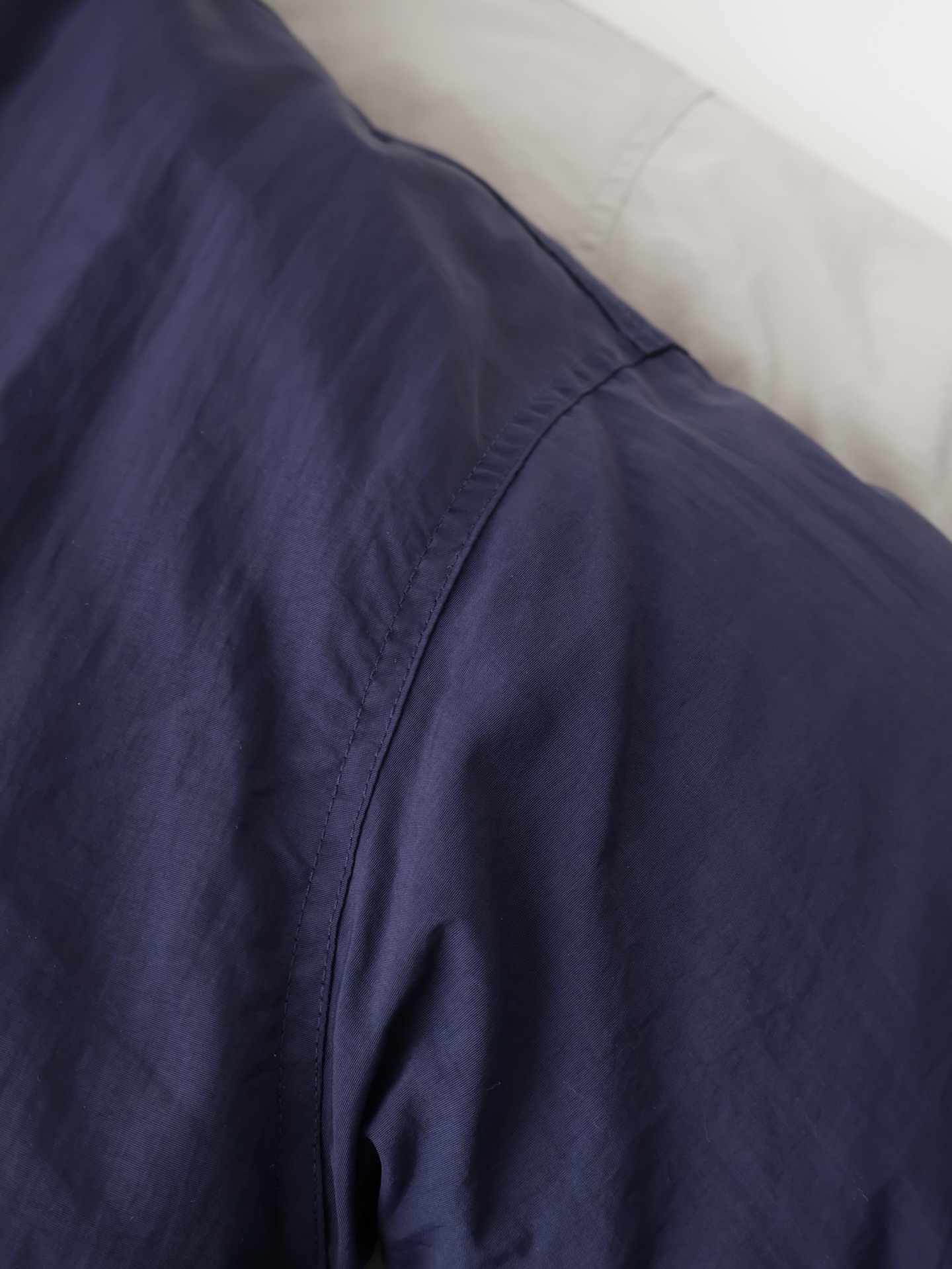 B-side detail shootingBig solid color design, full of college style! The - Comprehensive 4