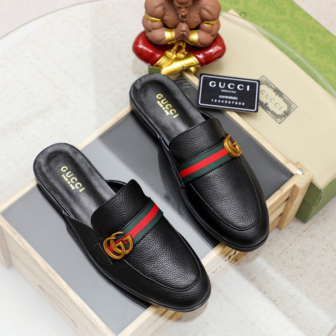 حذاء Gucci رجالي نصف مفتوح من الخلف من الجلد الطبيعي بتصميم عصري ومريح