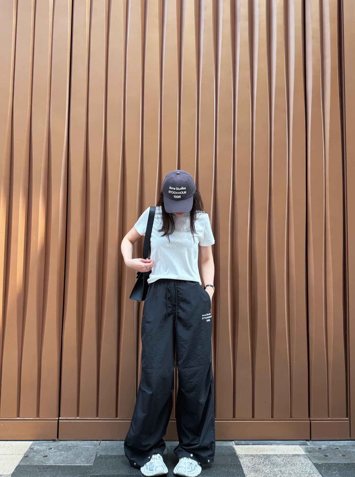 NO:844773,Classic, durable and neatly concealed, it is a versatile choice for your wardrobe.19860909经典耐穿 利落藏肉 是衣橱里的百搭选择,,,Women's clothing